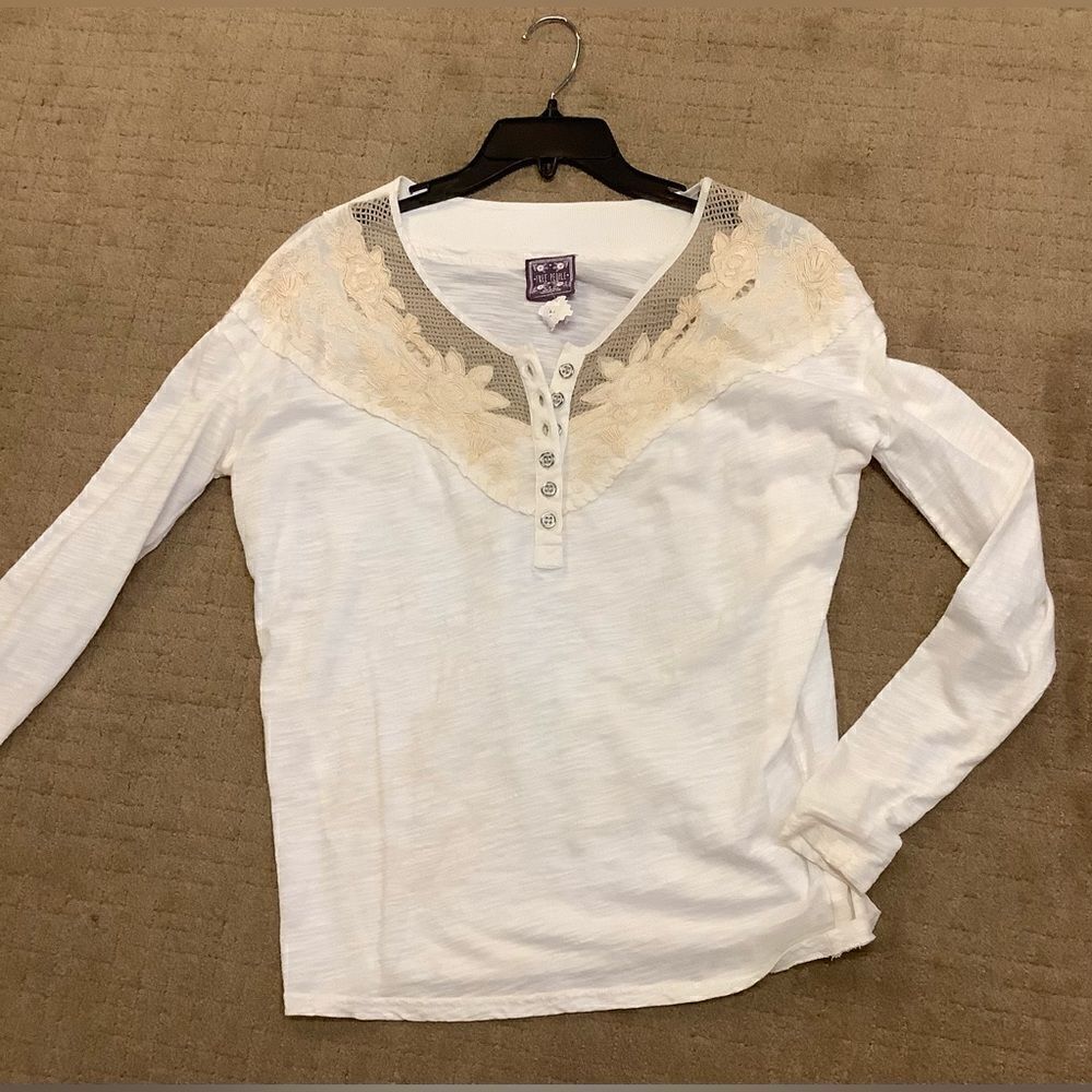 47- FREE PEOPLE CREAMY LACE EMBROIDERED ruffle BOHO BUTTON HENLEY SHIRT